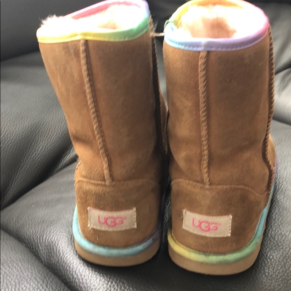 Girls Uggs Kids Size 5 (women’s Size 7)